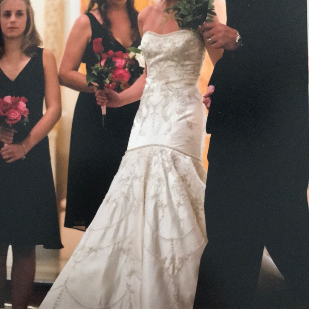 Lazaro Wedding Gown - Picture 5 of 12